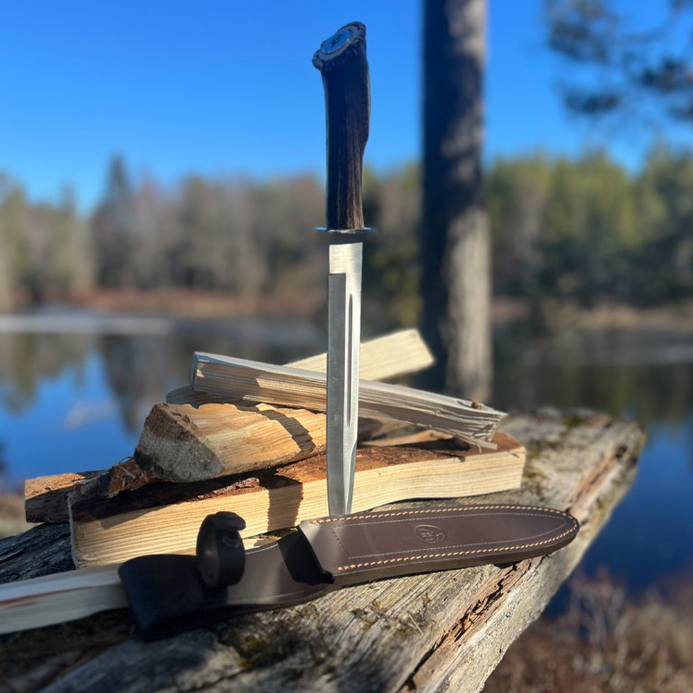 Jagtudstyr pakket: skydestok, lygte, vildtkamera og montage